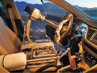 北航自动驾驶机器人(中国汽研供图)